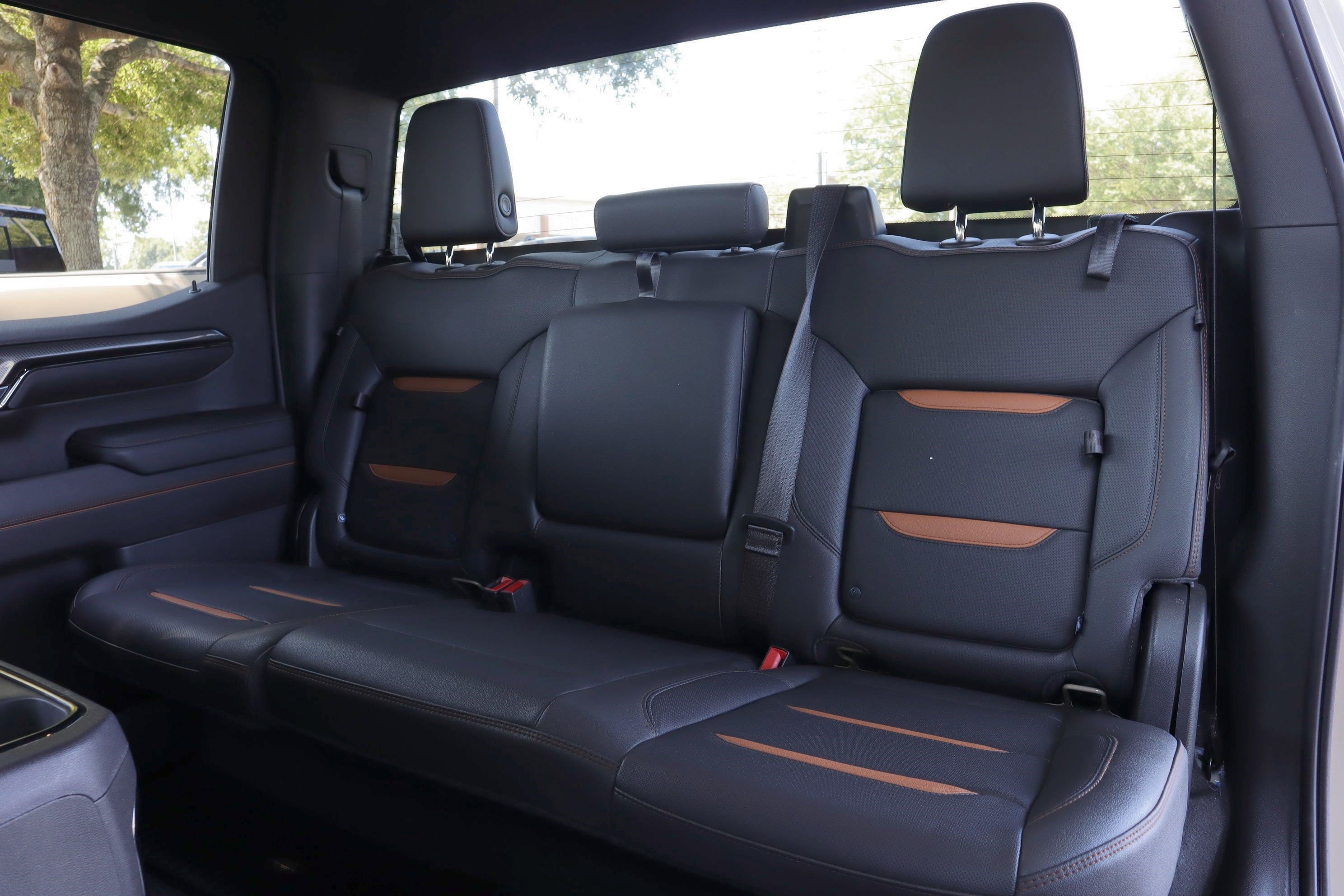 Used 2022 GMC Sierra 1500 AT4 AWD/4WD image 9