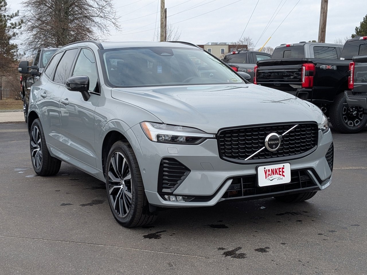 Used 2024 Volvo XC60 B5 Plus image 36