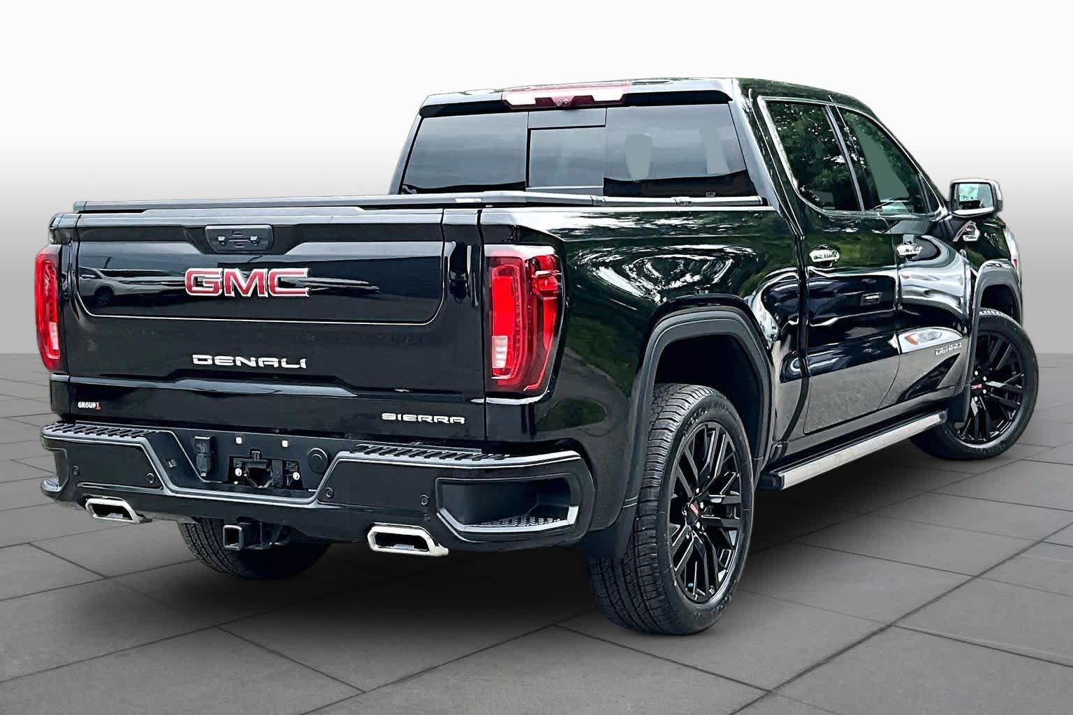 Used 2024 GMC Sierra 1500 Denali w/ Denali Reserve Package AWD/4WD image 13