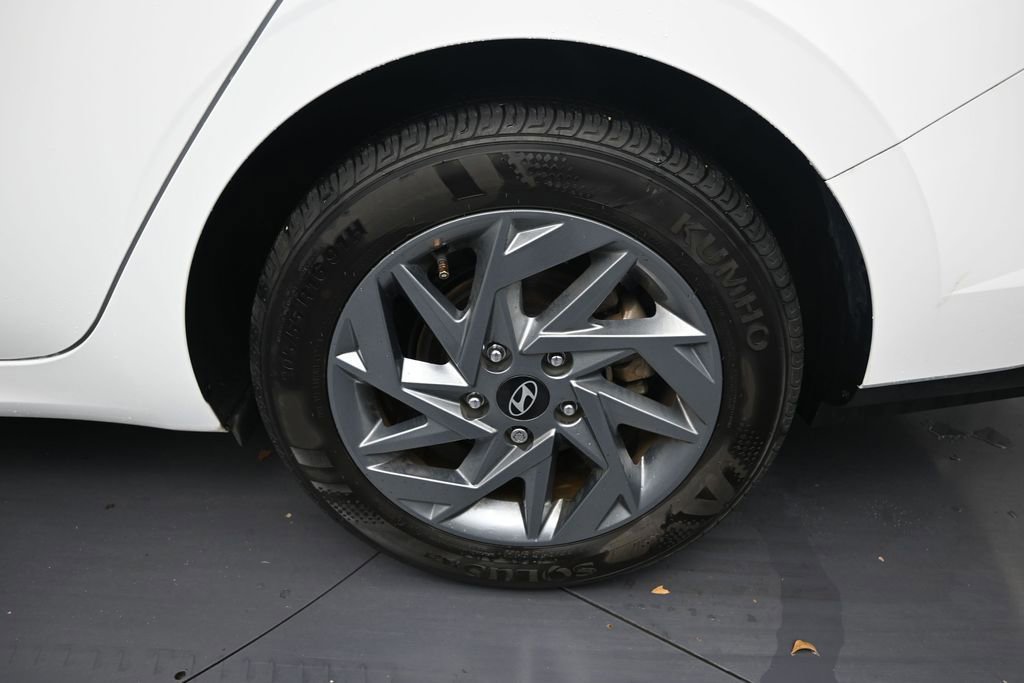 Used 2024 Hyundai Elantra SEL FWD image 9