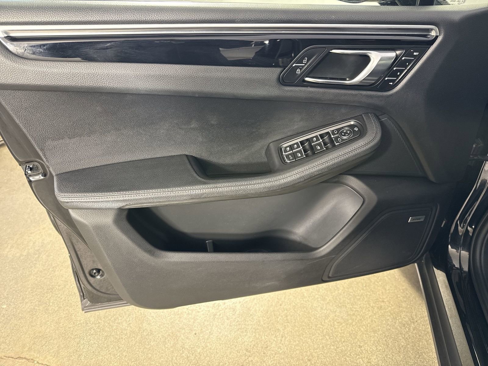 Used 2022 Porsche Macan S image 19