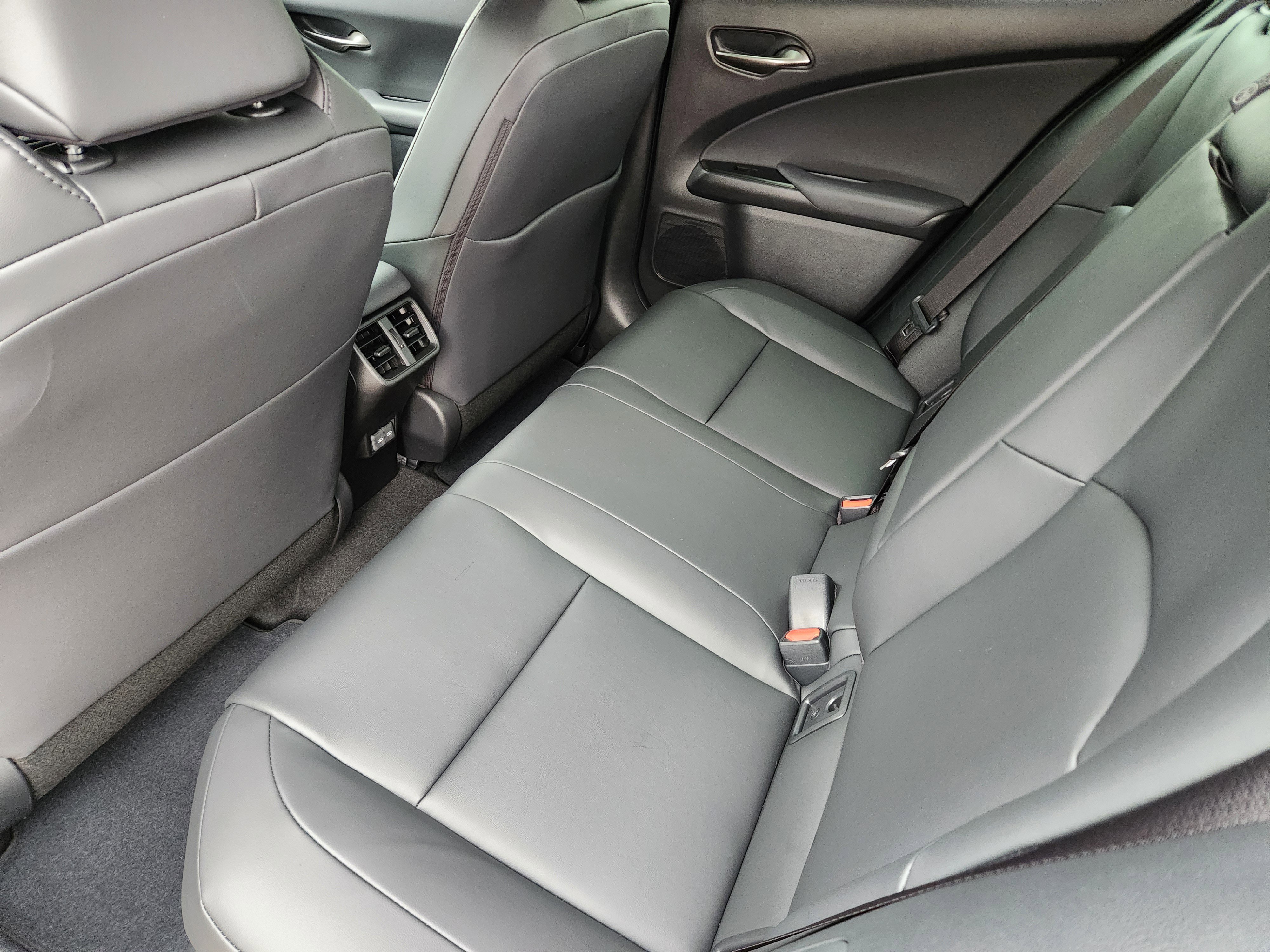 New 2026 Lexus UX 300h FWD image 21