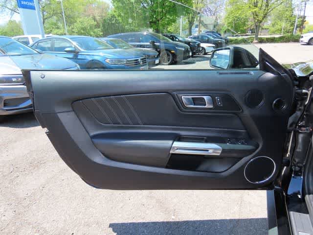 Used 2018 Ford Mustang GT Premium w/ GT Performance Package RWD image 17