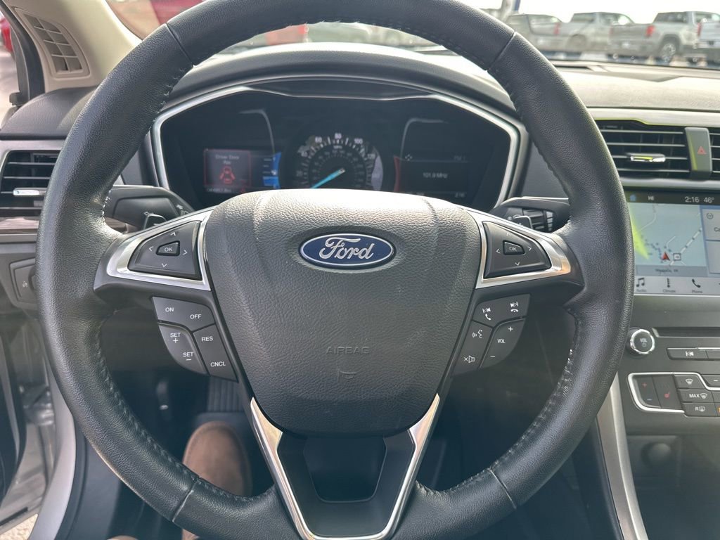 Used 2018 Ford Fusion SE w/ Fusion SE Technology Package image 22