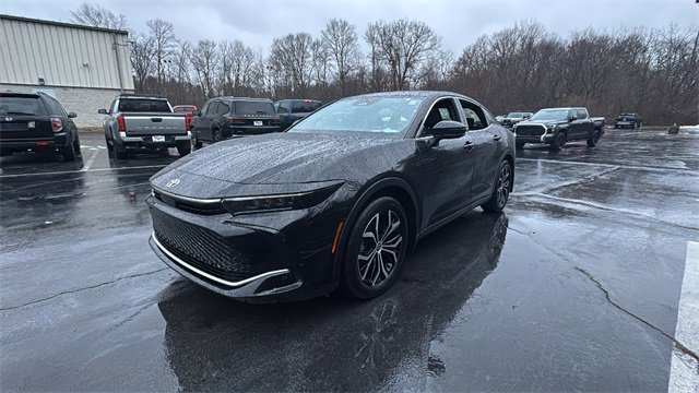 Used 2024 Toyota Crown Limited image 38