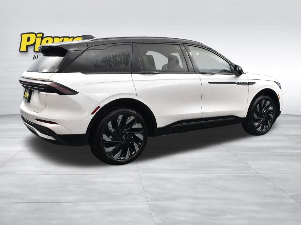 New 2026 Lincoln Nautilus Reserve image 4