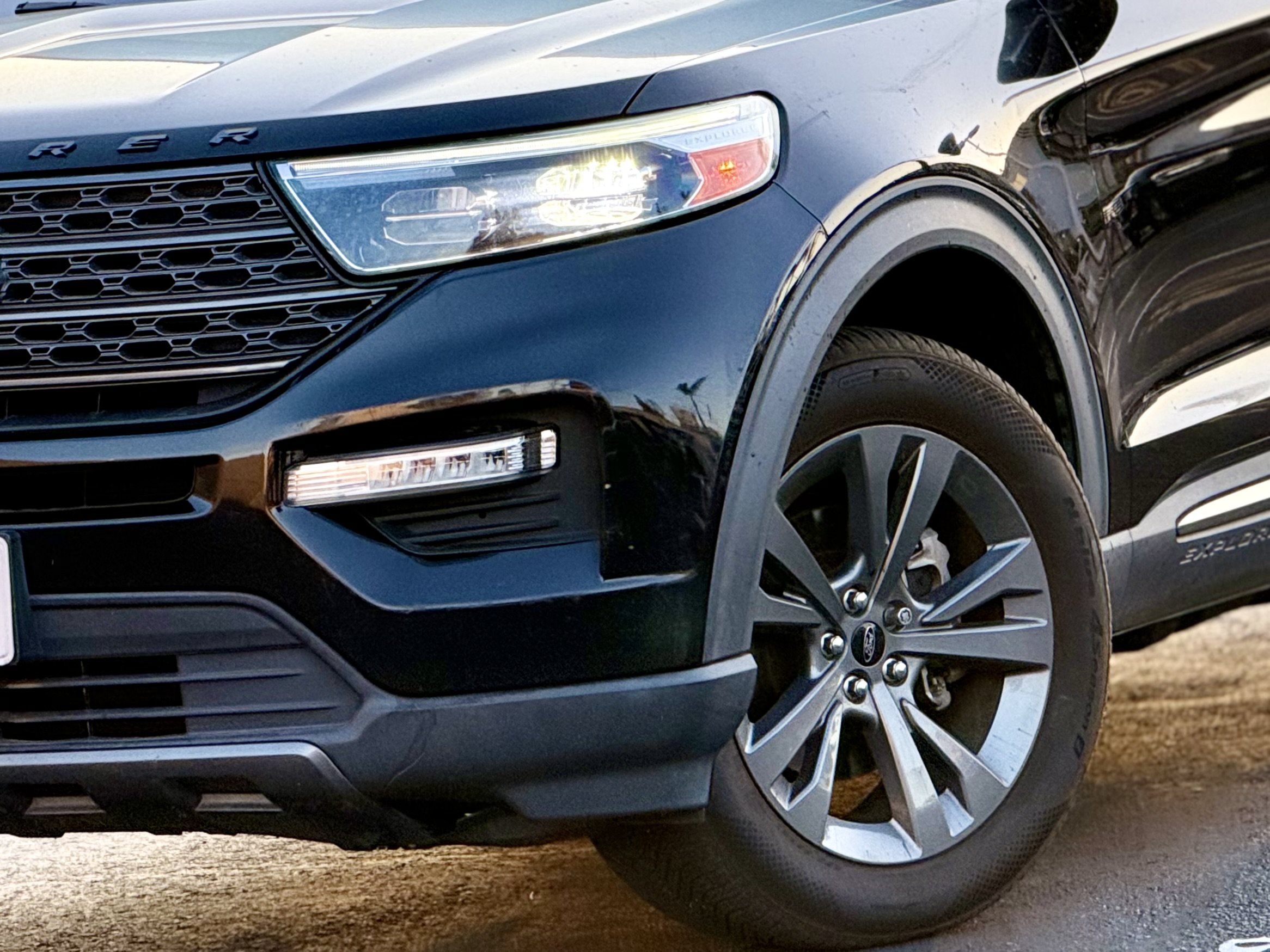 Used 2021 Ford Explorer XLT w/ Equipment Group 202A RWD image 8