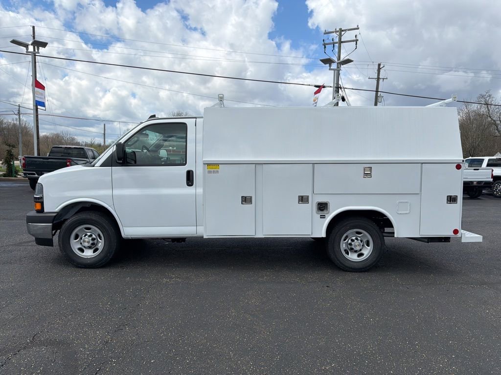 New 2026 Chevrolet Express 3500 w/ Power Convenience Package image 25