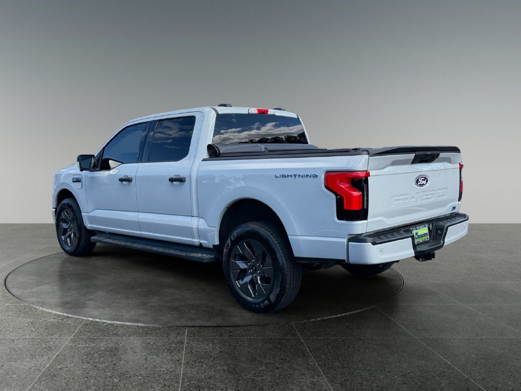 Used 2024 Ford F150 Lightning XLT AWD/4WD image 8