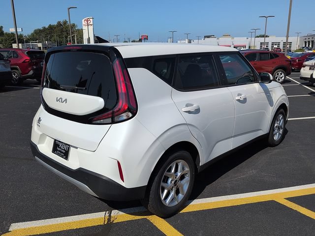 Used 2024 Kia Soul S FWD image 7