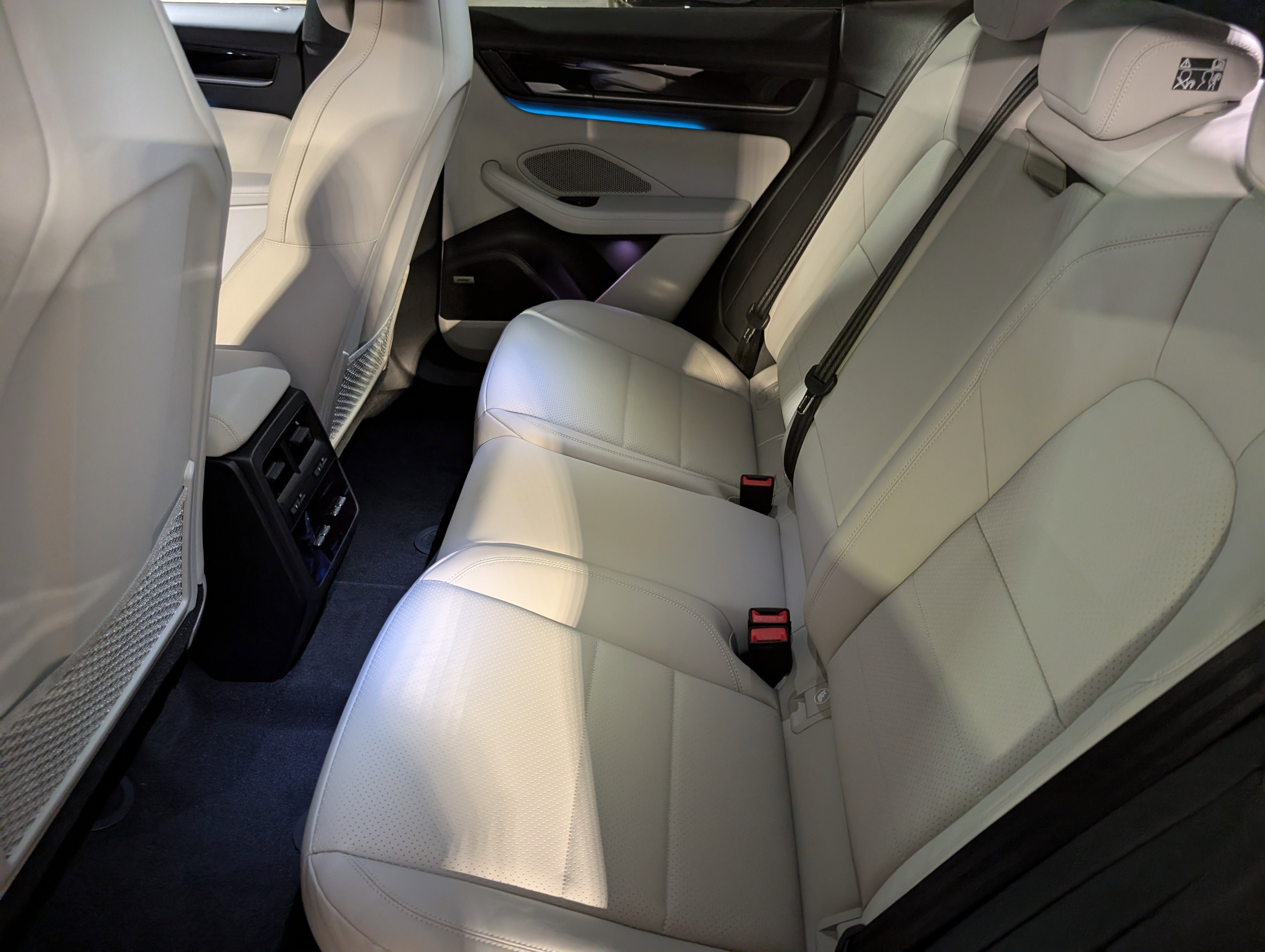 New 2026 Porsche Macan 4S Electric image 22