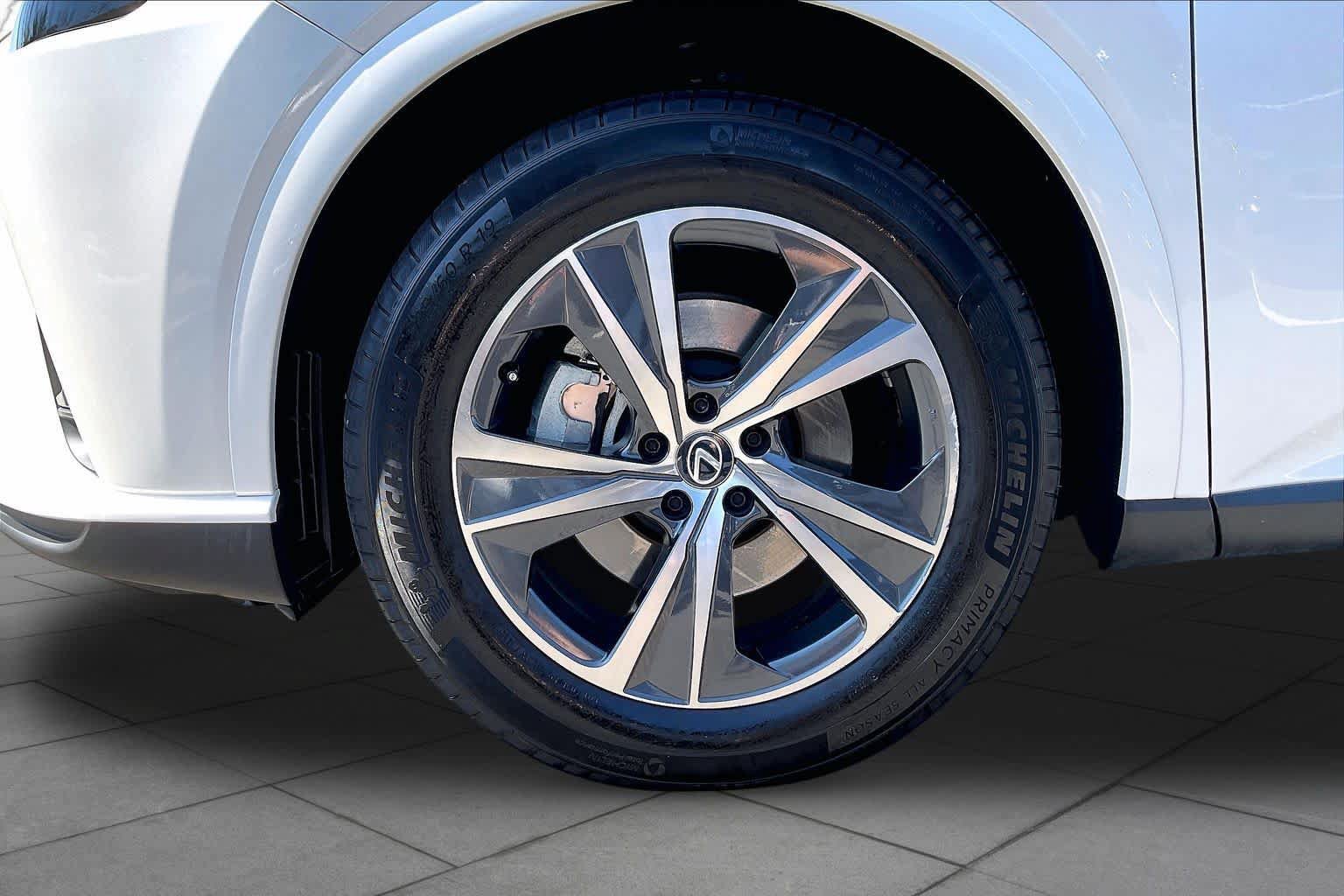 Used 2023 Lexus RX 350 Premium w/ Accessory Package AWD/4WD image 11