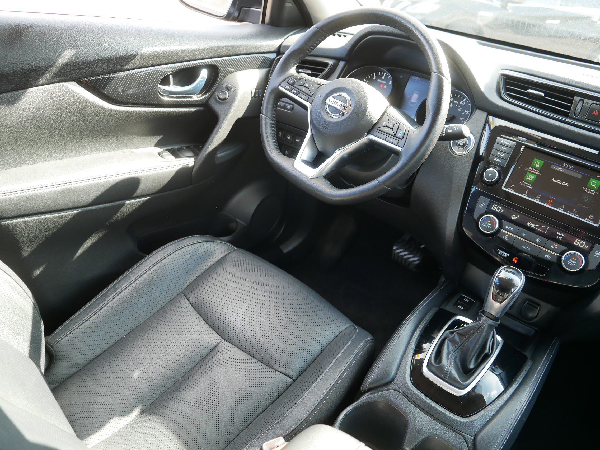 Used 2018 Nissan Rogue SL w/ Premium Package image 9