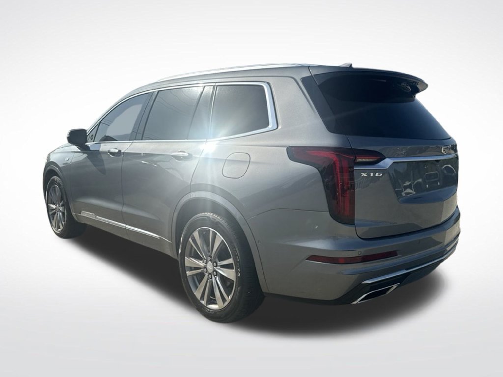 Used 2022 Cadillac XT6 Premium Luxury w/ Technology Package FWD image 7