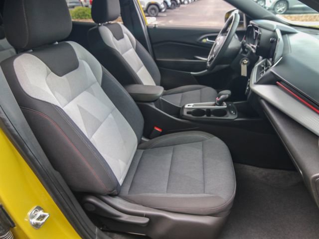 Used 2024 Chevrolet Trax RS w/ Driver Confidence Package FWD image 22