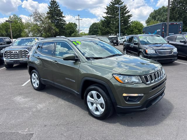 Used 2019 Jeep Compass Latitude w/ Cold Weather Group AWD/4WD image 2