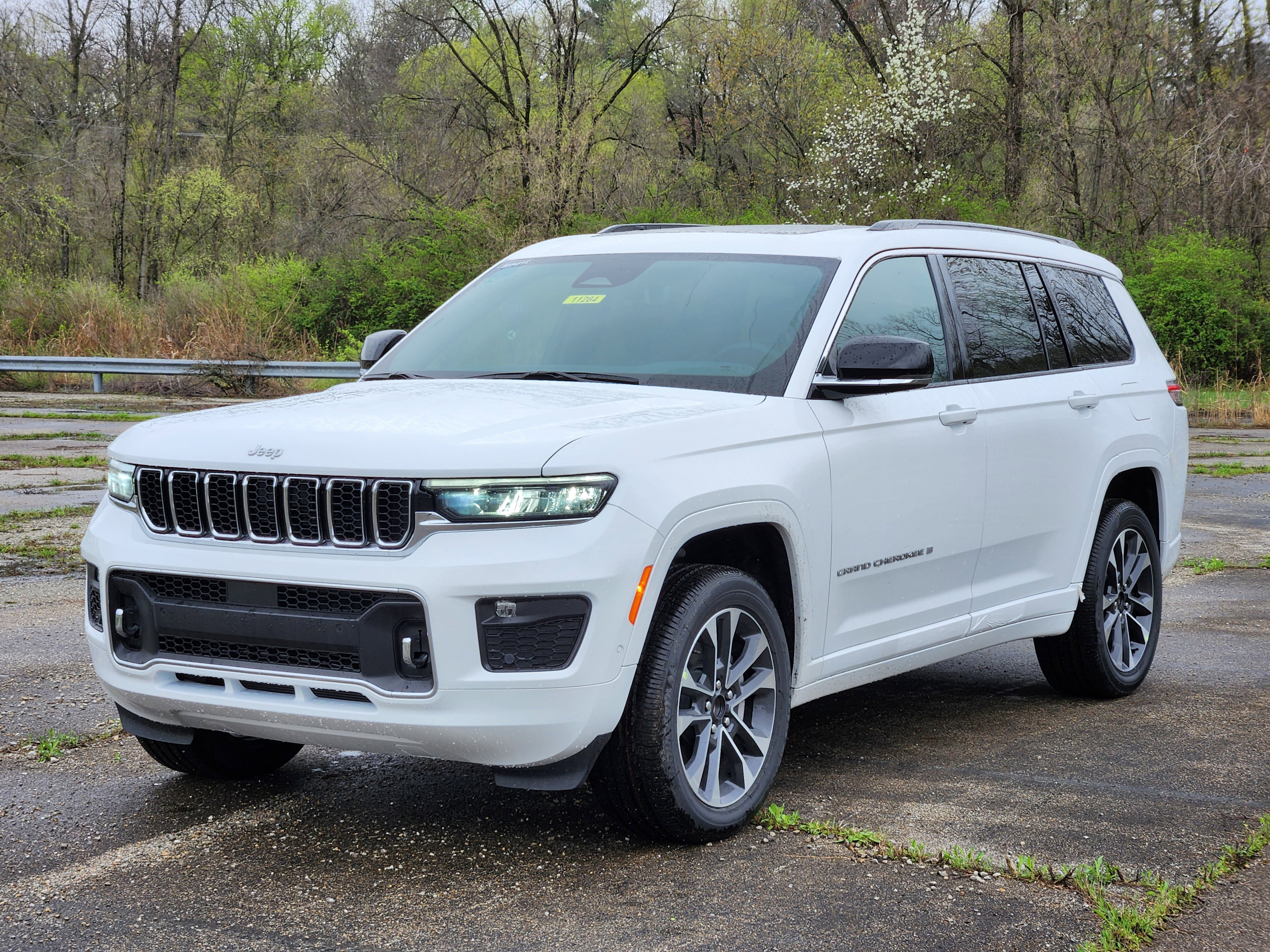 New 2025 Jeep Grand Cherokee L Overland w/ Luxury Tech Group IV image 18