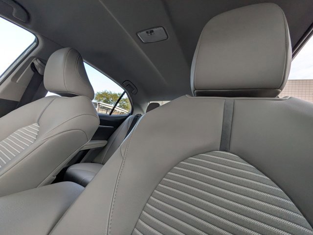 Used 2020 Toyota Camry SE image 14