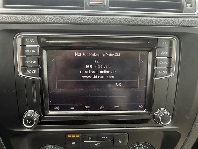 Used 2017 Volkswagen Jetta SE image 15