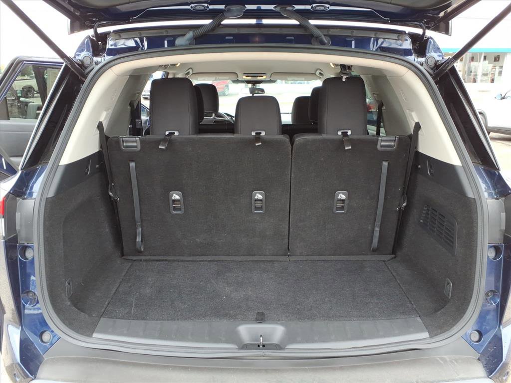 Used 2024 Nissan Pathfinder SV image 13