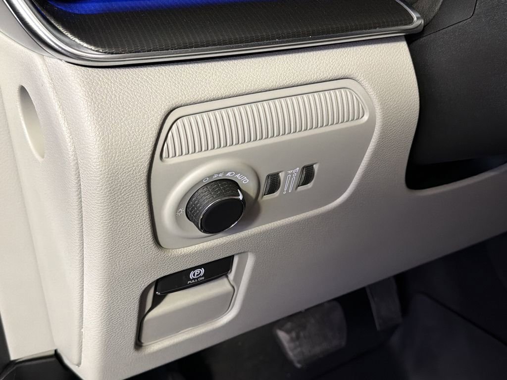 New 2026 Jeep Grand Wagoneer Summit w/ Premium Group III image 15