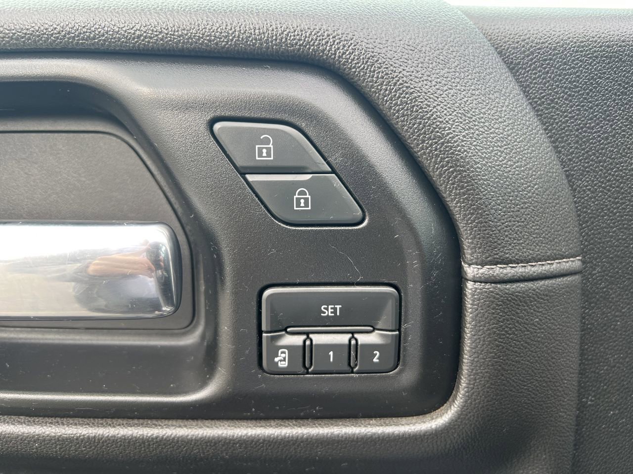 Used 2019 Chevrolet Silverado 1500 LTZ w/ LTZ Plus Package image 28