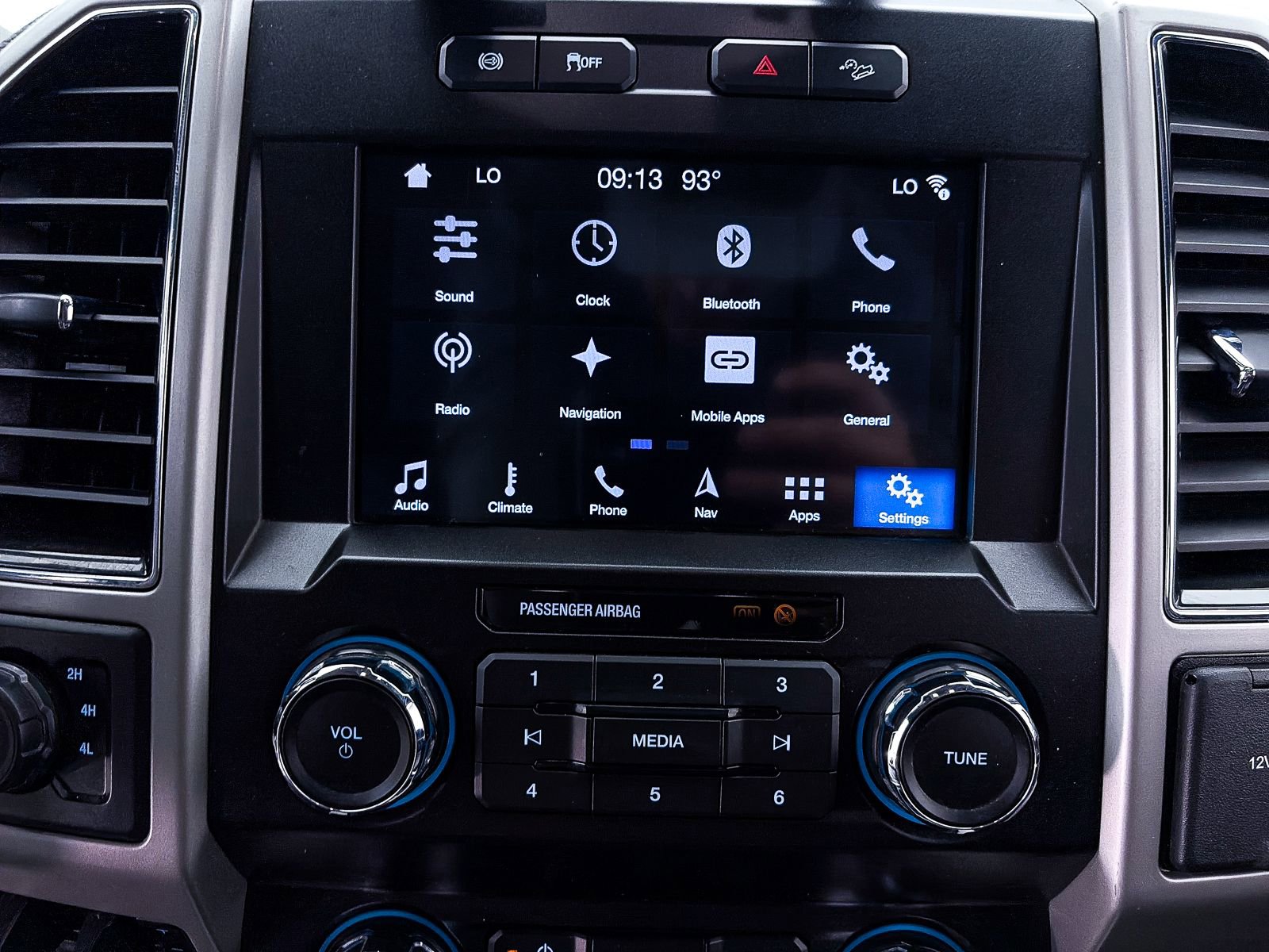 Used 2019 Ford F250 Lariat w/ FX4 Off-Road Package AWD/4WD image 19