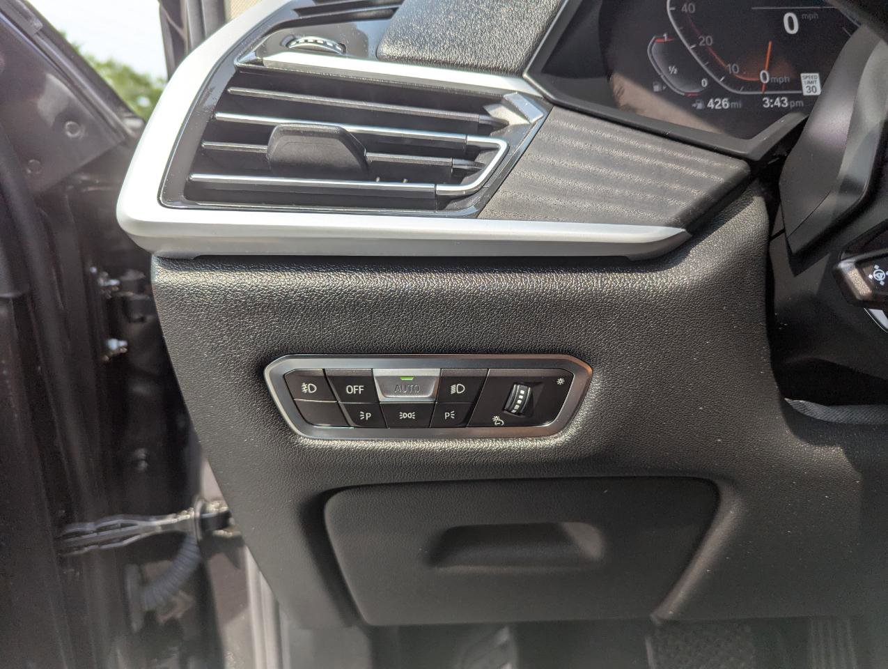 Used 2022 BMW X7 xDrive40i w/ Luxury Seating Package image 14