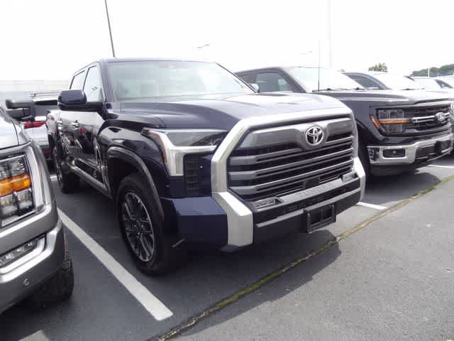 Used 2025 Toyota Tundra Limited AWD/4WD image 3