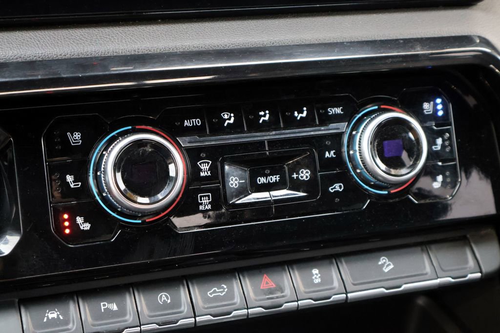 Used 2023 GMC Sierra 1500 AT4 w/ AT4 Premium Package image 24