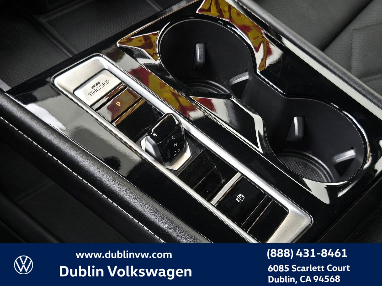 Used 2024 Volkswagen Atlas Cross Sport SE image 18