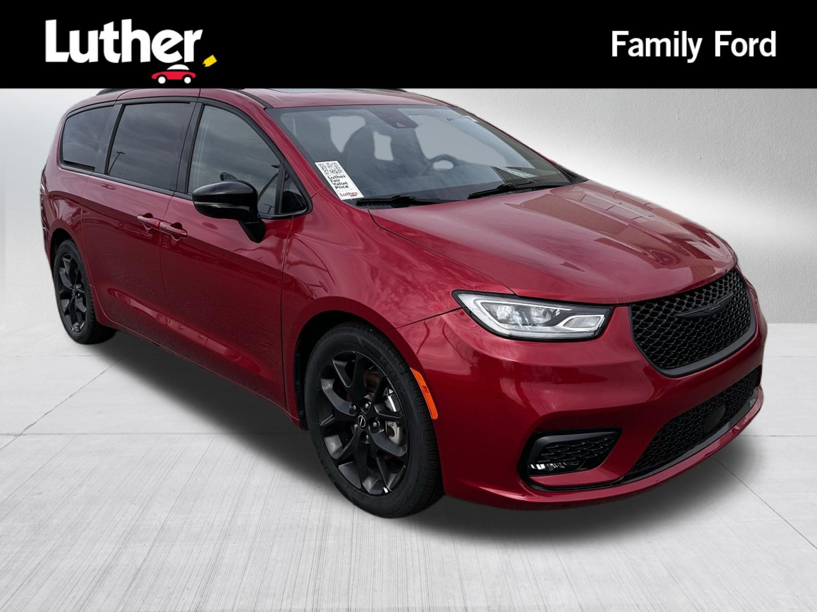 Used 2025 Chrysler Pacifica Limited FWD image 1