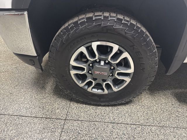 Used 2023 GMC Sierra 2500 SLT w/ SLT Convenience Package AWD/4WD image 4