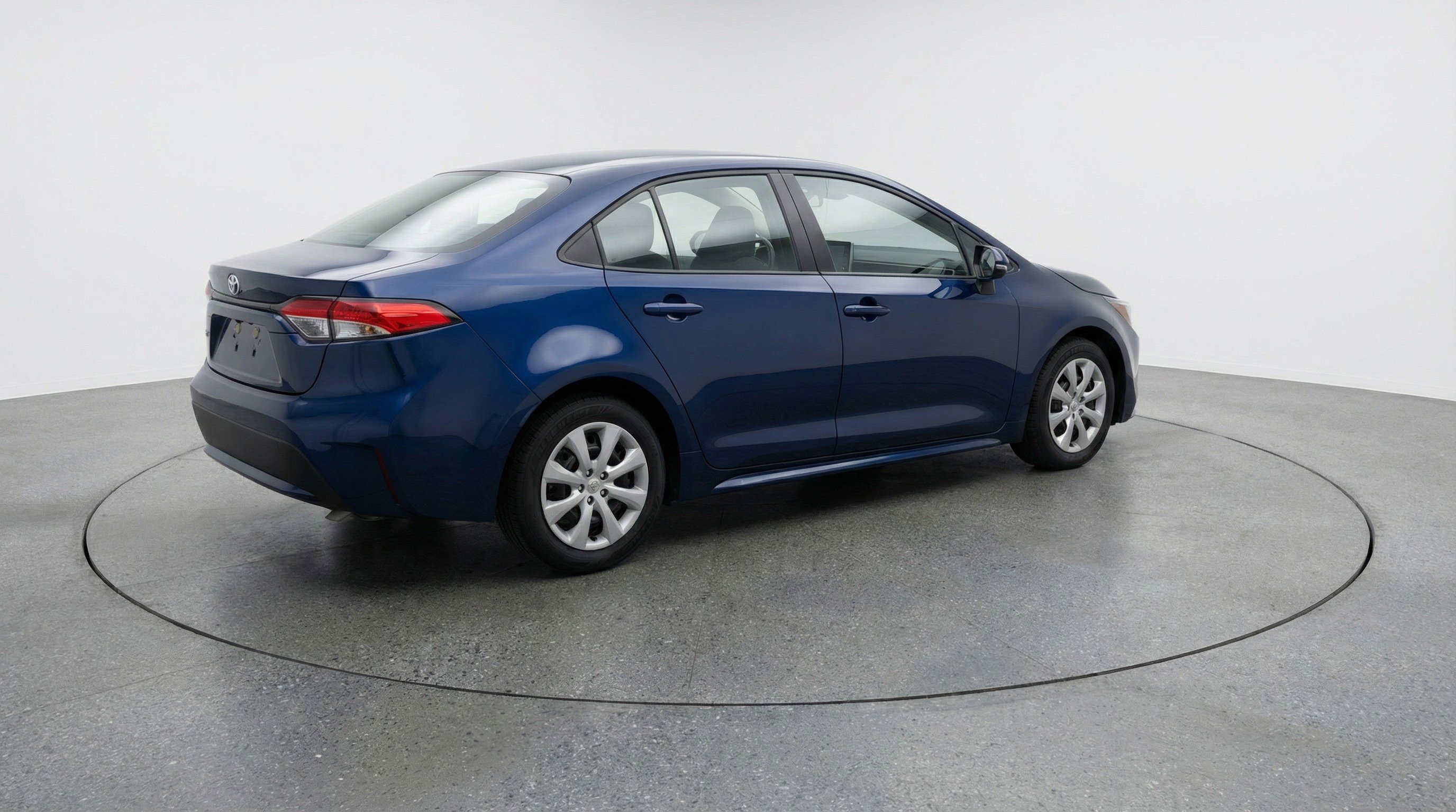 Used 2025 Toyota Corolla LE image 9