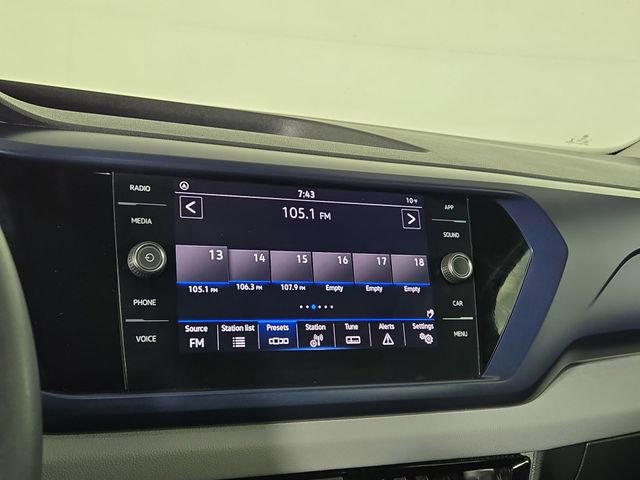 Used 2022 Volkswagen Taos SE image 17