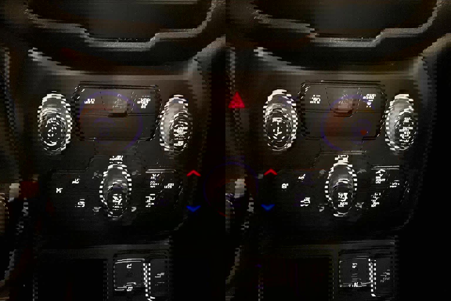 Used 2019 Jeep Renegade Latitude image 22