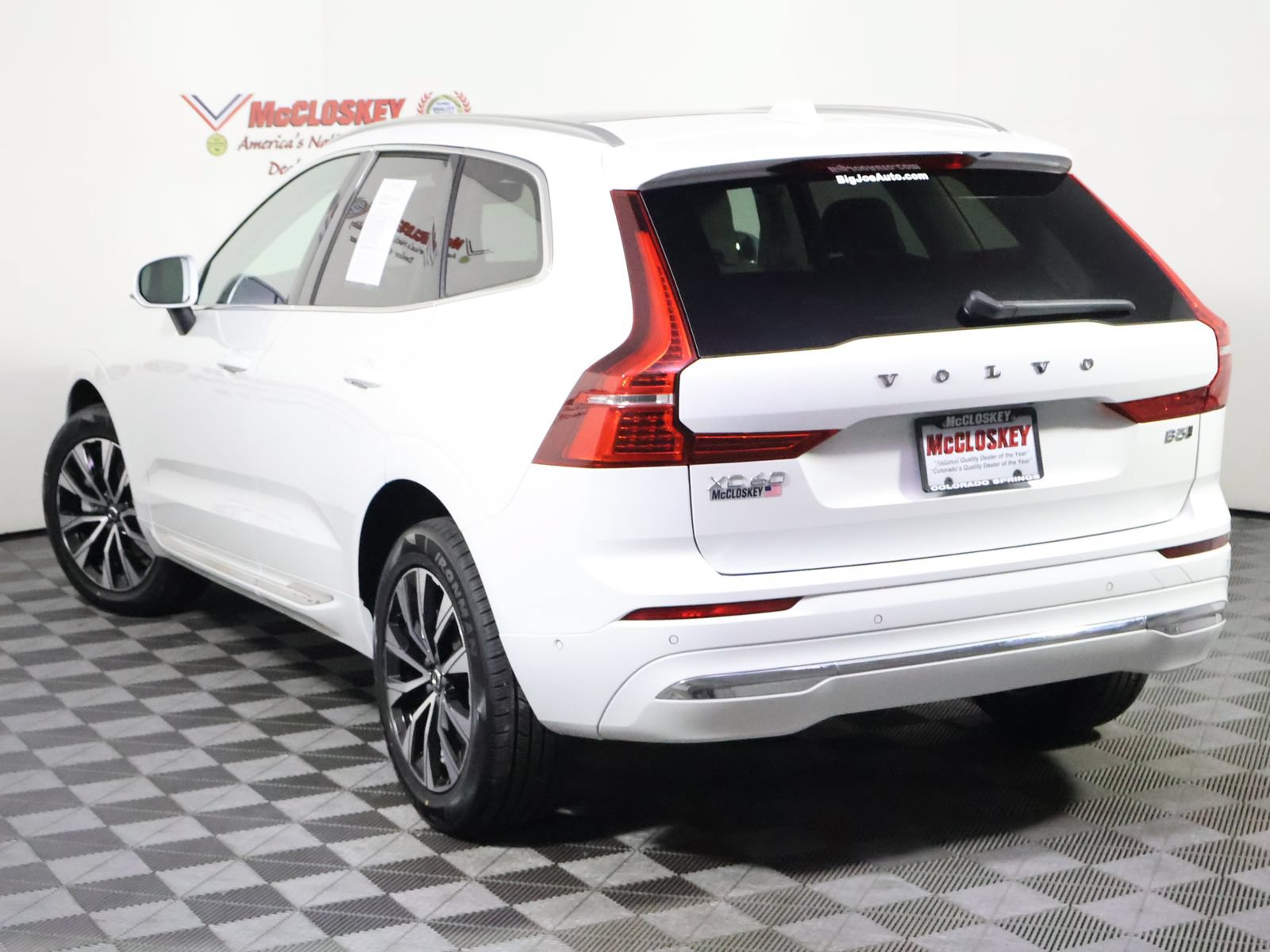 Used 2023 Volvo XC60 B5 Plus AWD/4WD image 16