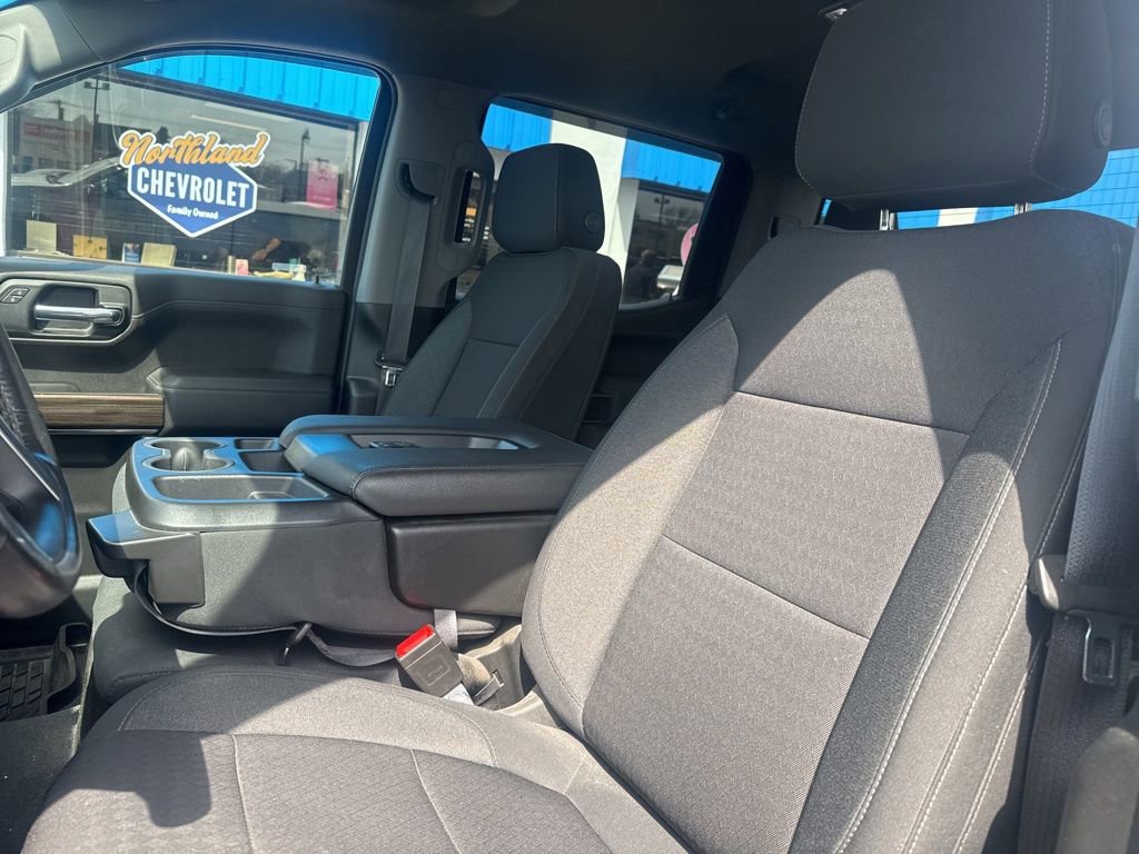 Certified 2022 Chevrolet Silverado 1500 RST w/ LPO, Blackout Package AWD/4WD image 31