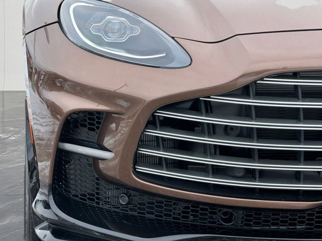New 2026 Aston Martin DBX 707 image 12