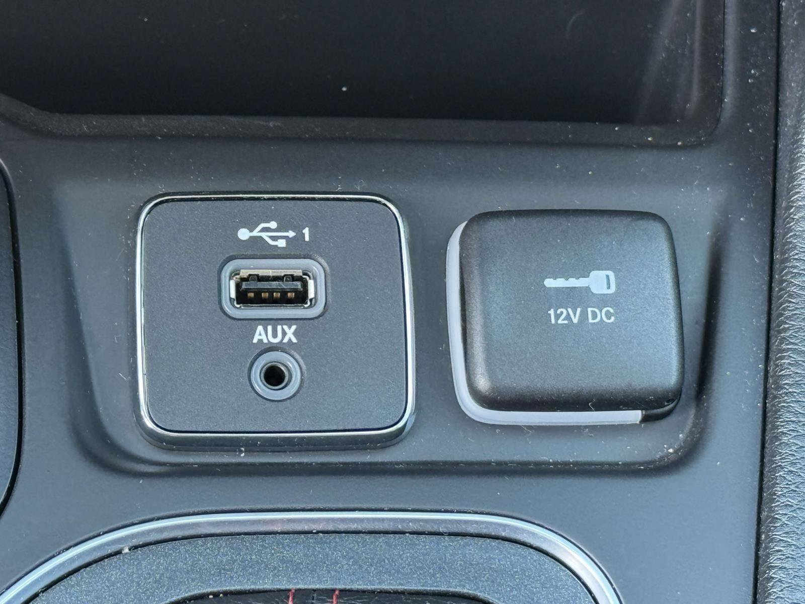 Used 2022 Jeep Cherokee Trailhawk AWD/4WD image 7