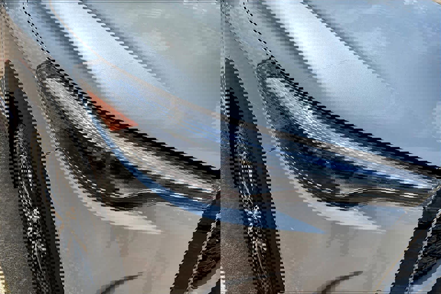 Used 2024 Toyota Corolla Cross XLE w/ Convenience Package image 28