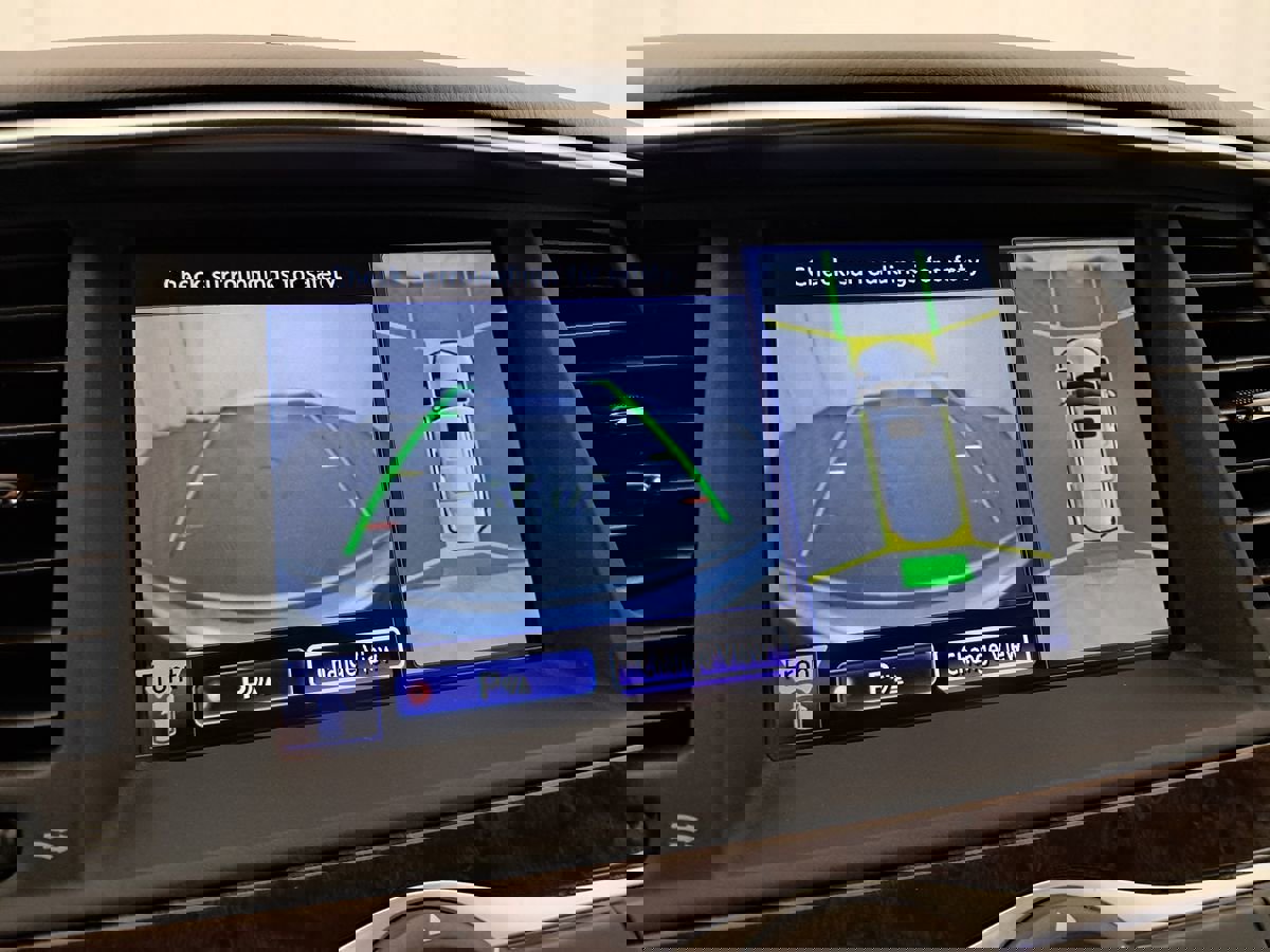 Used 2017 INFINITI QX80 4WD w/ Driver Assistance Package image 21