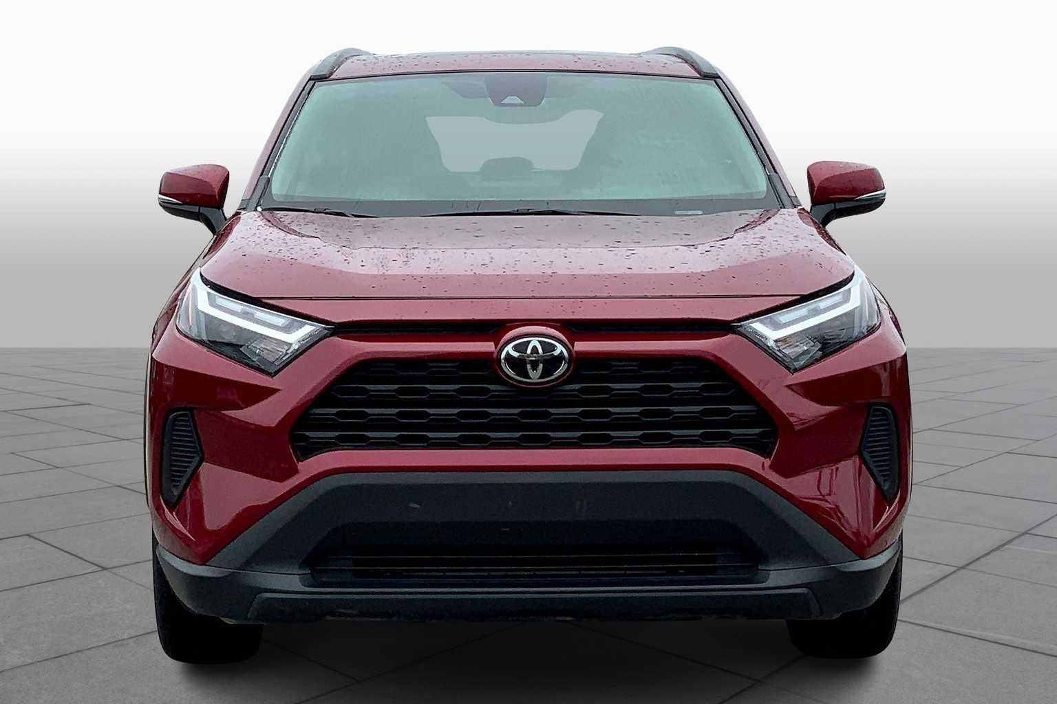 Used 2023 Toyota RAV4 XLE w/ Convenience Package FWD image 4
