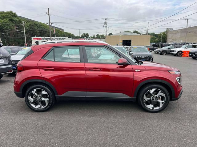 Certified 2023 Hyundai Venue Limited w/ Cargo Package FWD image 5