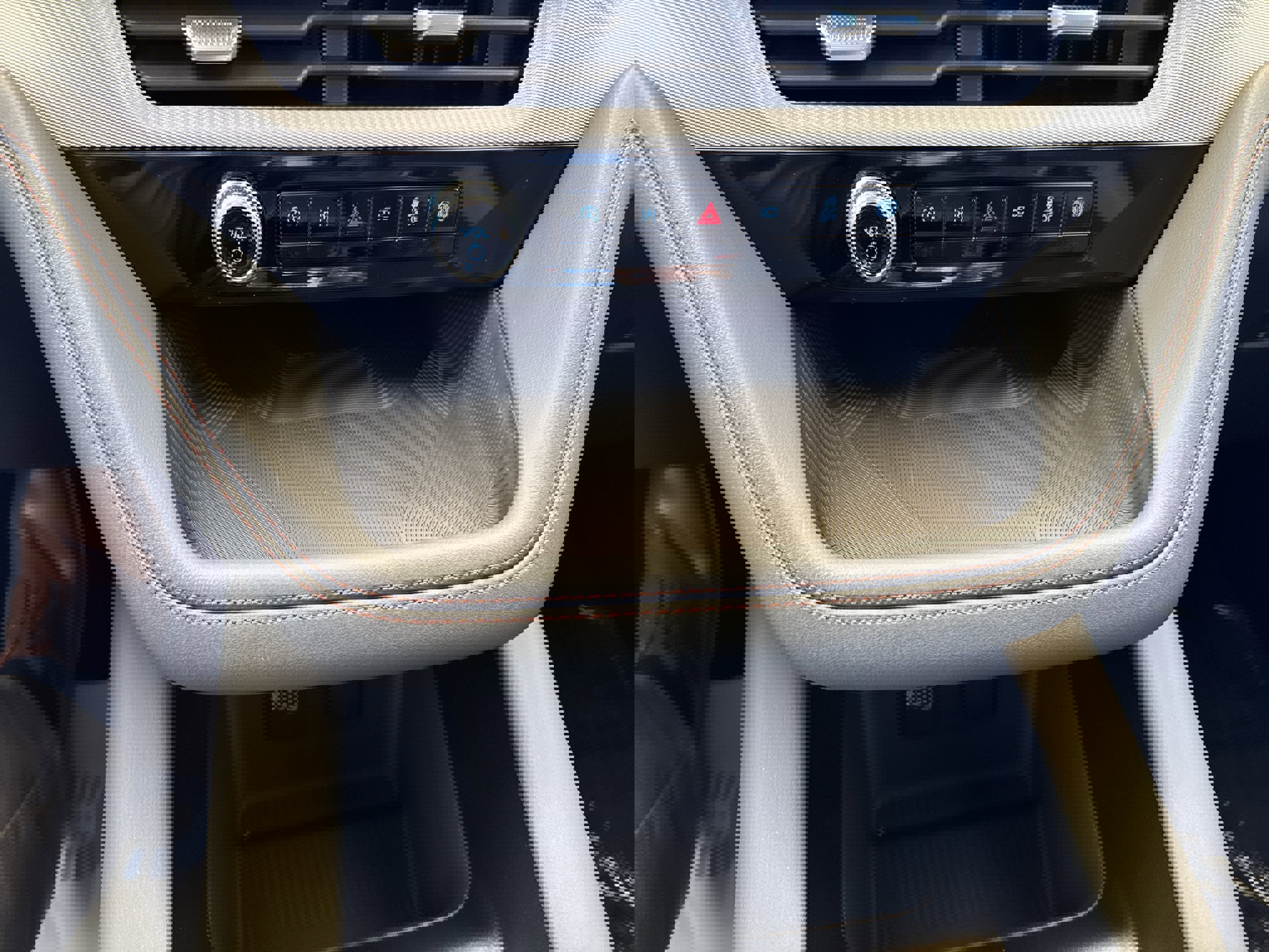 New 2026 Ford Explorer Active image 23