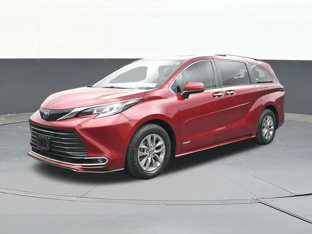 Used 2021 Toyota Sienna XLE image 5