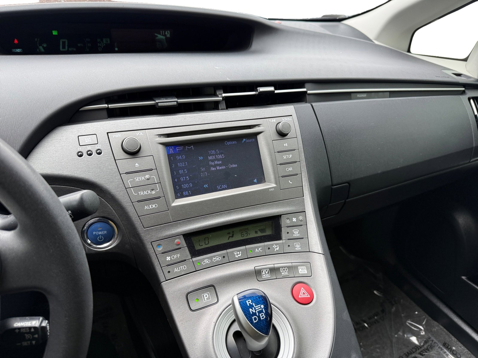 Used 2015 Toyota Prius Two image 12