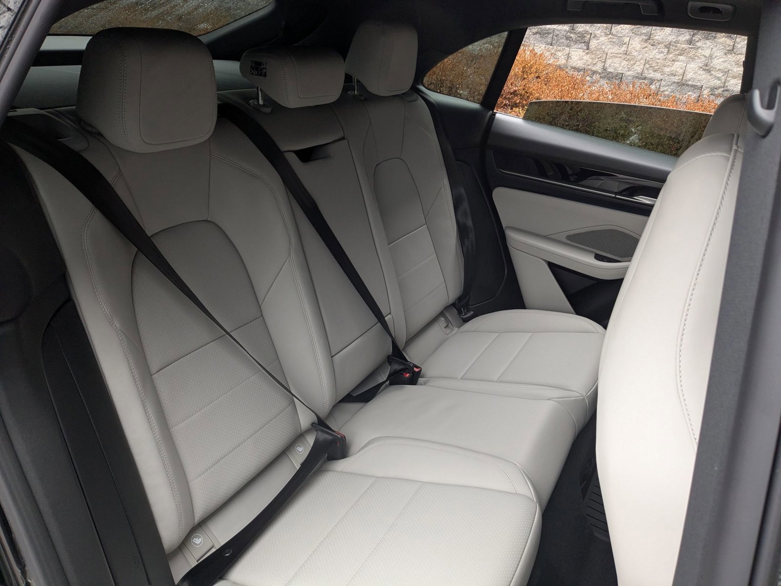 New 2026 Porsche Macan 4 Electric image 24