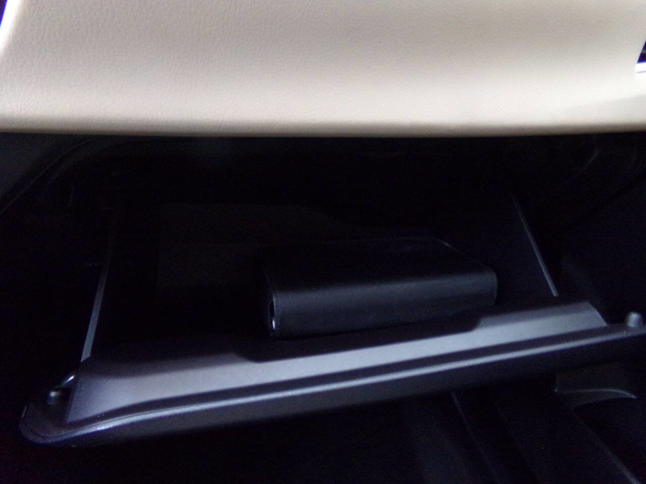 Used 2015 Toyota Corolla LE FWD image 21