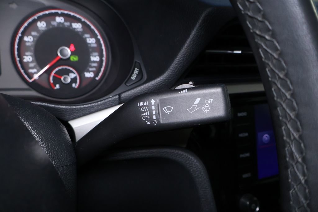 Used 2021 Volkswagen Passat 2.0T SE image 21